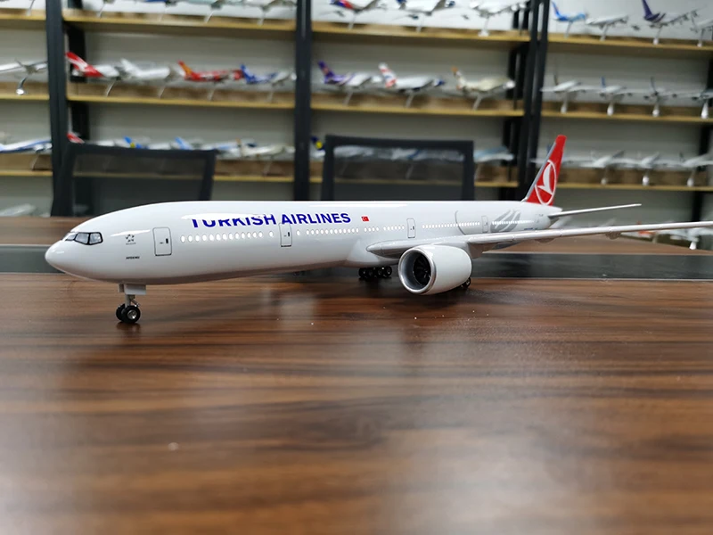 47CM 1/157 Scale Turkish Air Airlines 777 B777 Aircraft Model W Light and Wheel Landing Gear Diecast Plastic Resin Plane