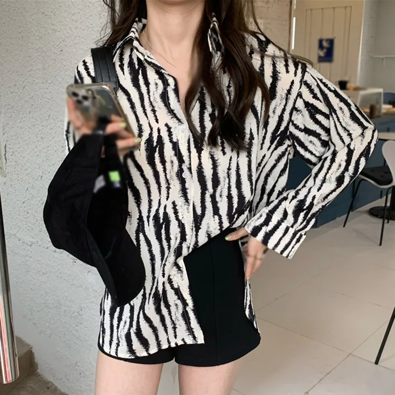 Blus Longgar Atasan Pakaian Wanita Pola Zebra Kaus Tabir Surya Musim Panas Atasan Wanita Elegan