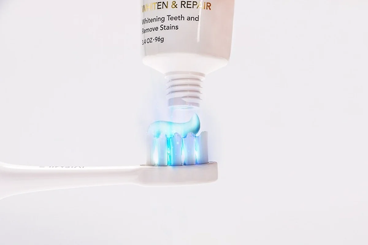 Professional Powerful Whitening Brilliance Deep Clean Toothpaste