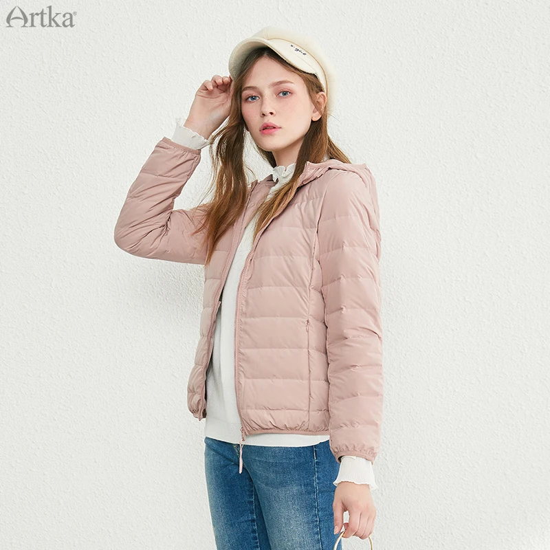 ARTKA 2019 Winter New Women\'s Down Jacket 90% White Duck Down Ultralight Warm Jacket Short Hooded Down Jacket Women DK10491D