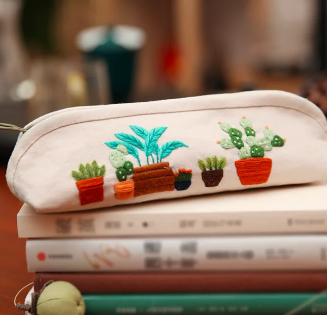 23*6*8cm Pencil case European embroidery kit simple three-dimensional embroidery Ribbon kit embroidery needlework