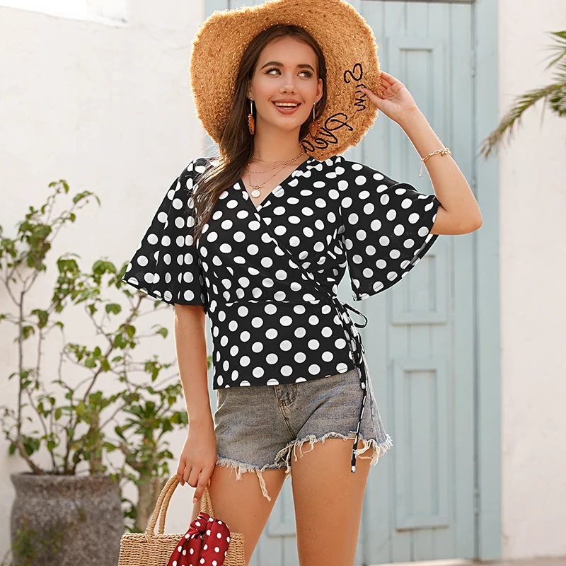 Donne Con Scollo A V Polka Dots Camicetta di Chiffon Camicia di Estate Della Stampa del Puntino Chiffon Blusa Feminina Manicotto Del Chiarore Increspato Peplo Corto Magliette E Camicette