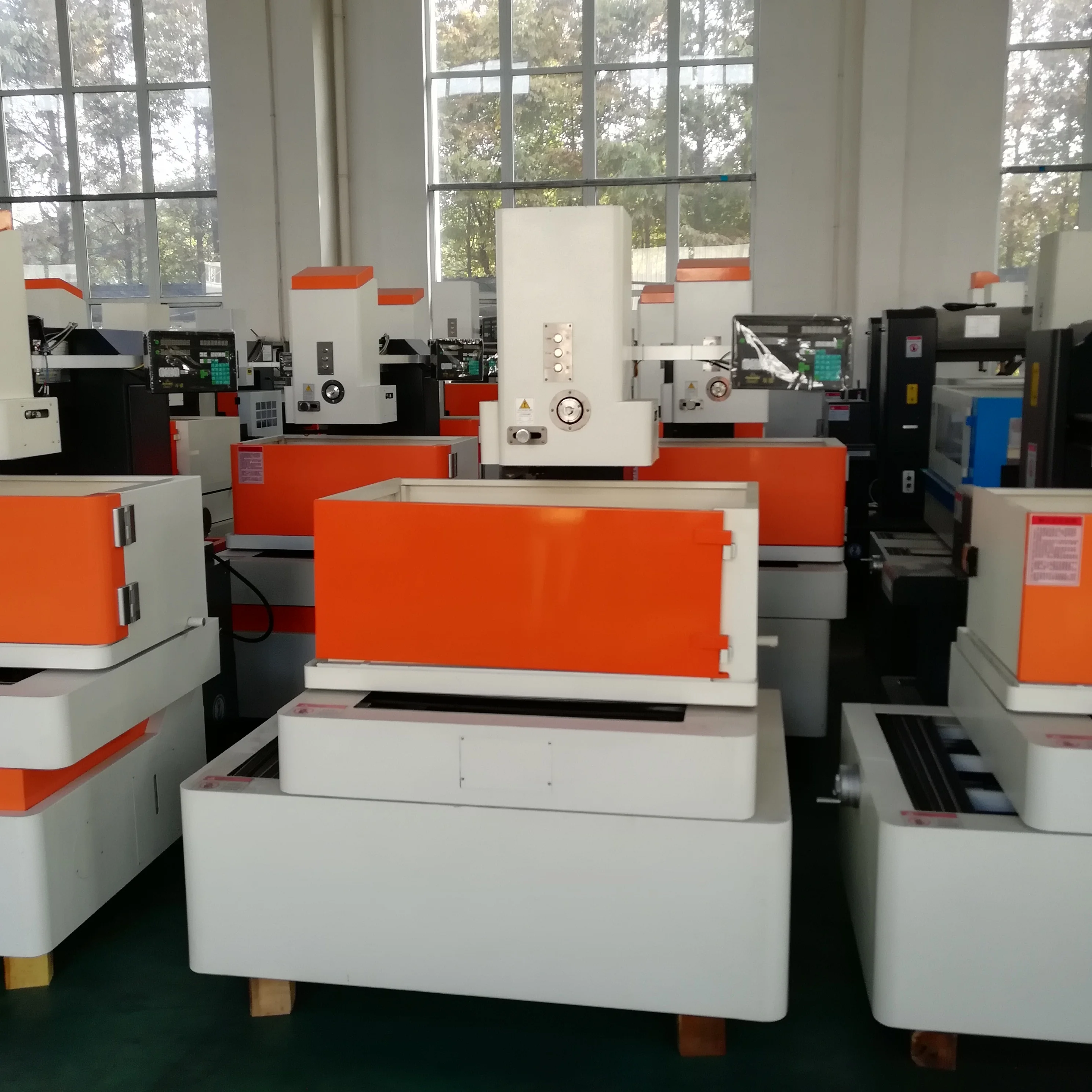 SM800 Middle speed CNC EDM wire cutting cut machine