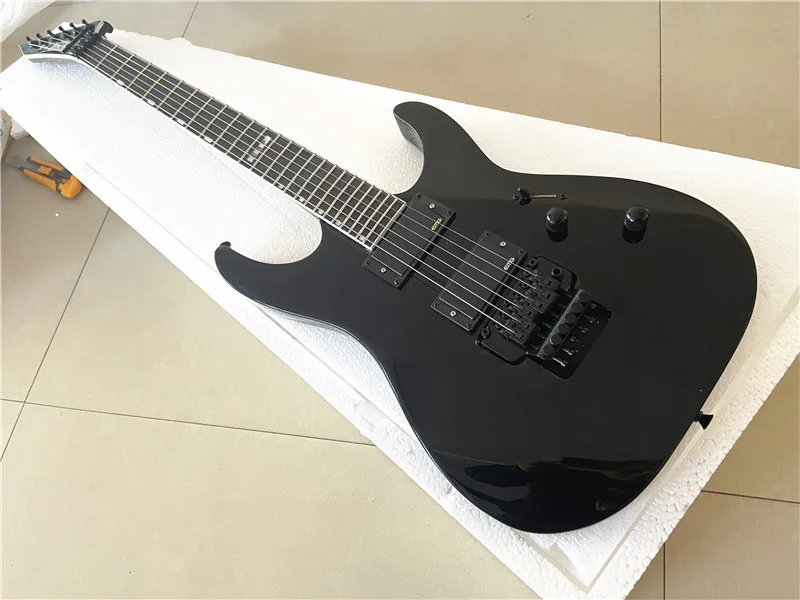 Custom version of black light double shake electric guitar black accessories closed pickup can be customized for free shipping