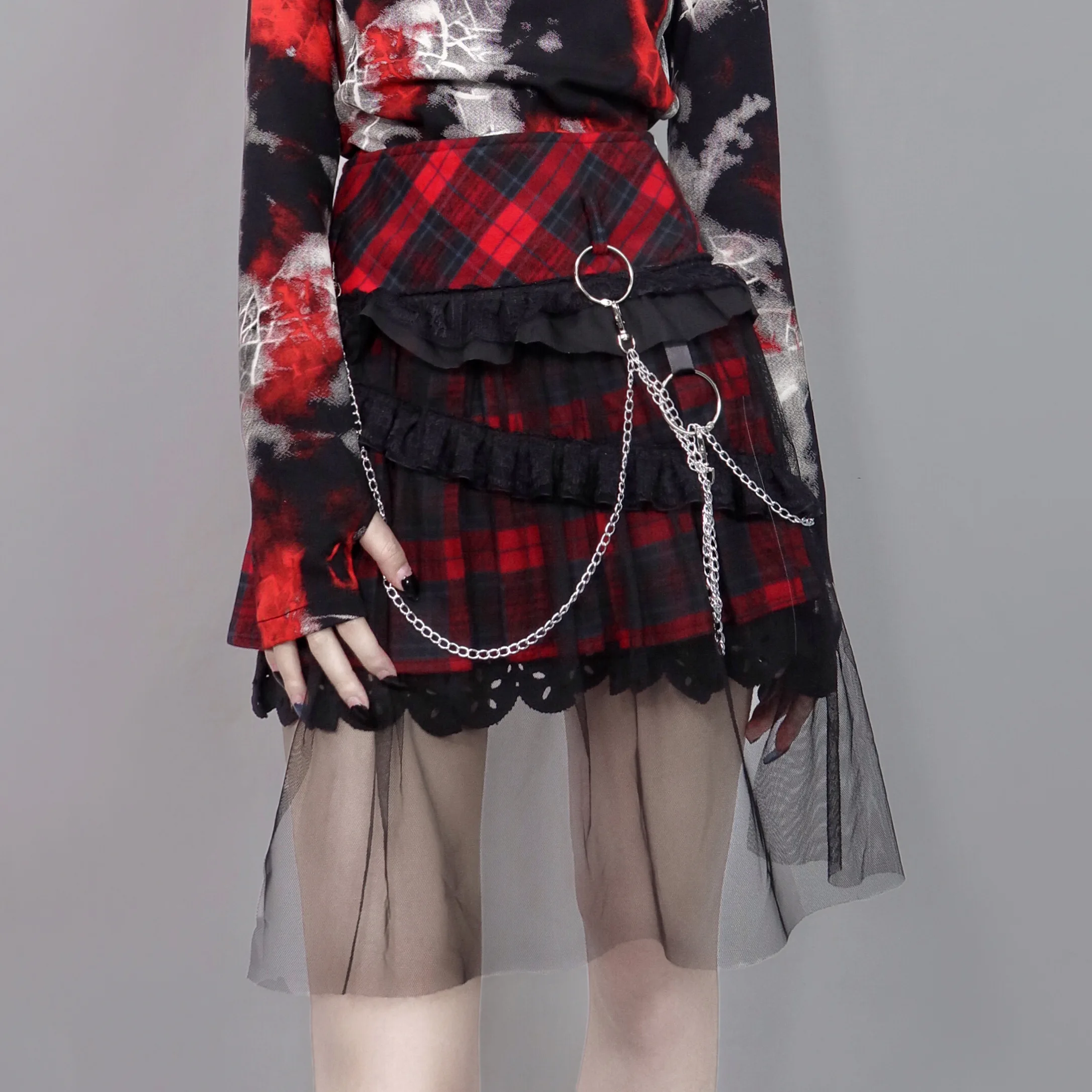 Original Design Punk Red Plaid skirt Stitching Lace mesh Chain Metal Woolen Skirt Autumn and Winter gothic pleated skirt