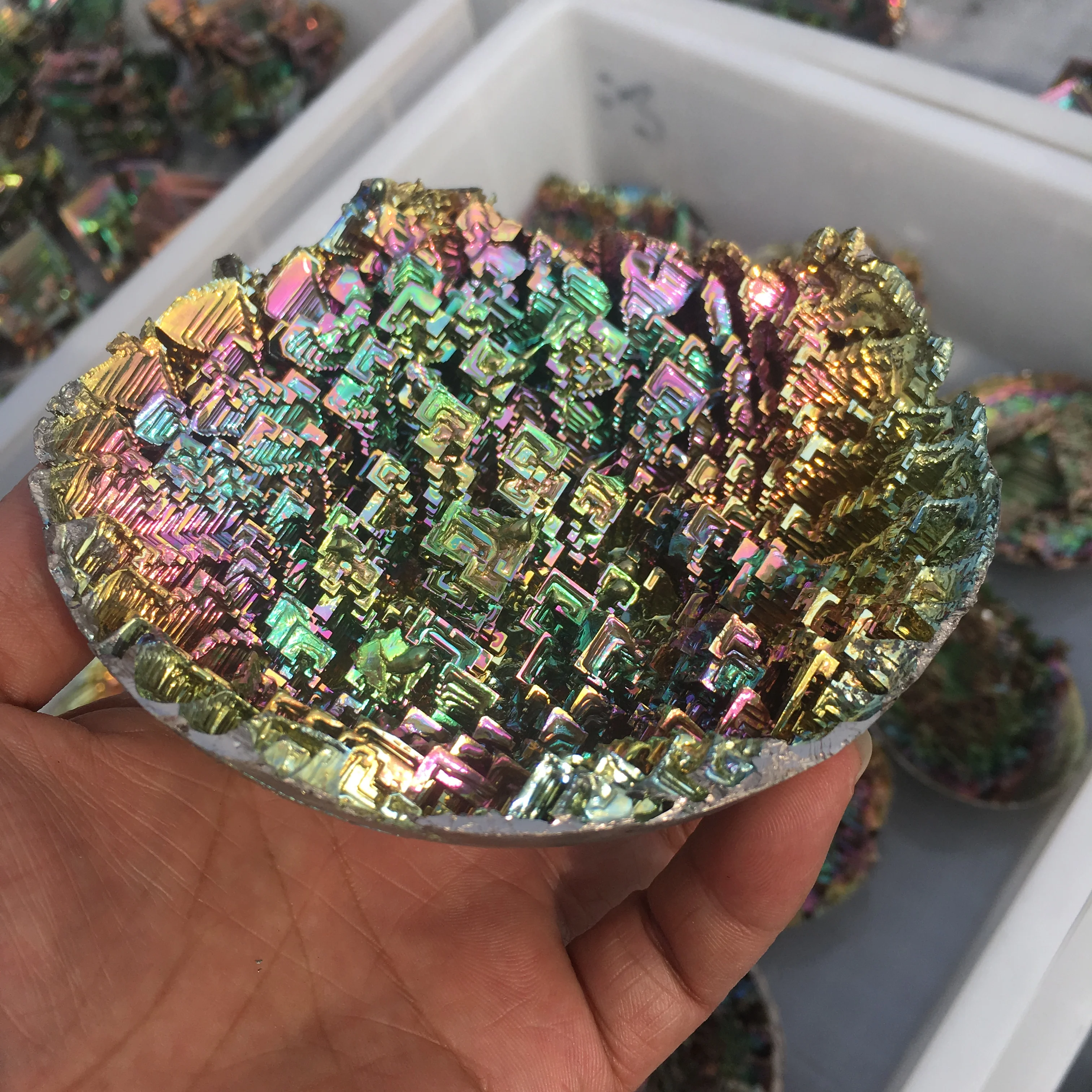 

Original Natural Art Artwork Decorative Items, Bright Metal Bowl, Bismuth Crystal, Rainbow, Mineral Specimen