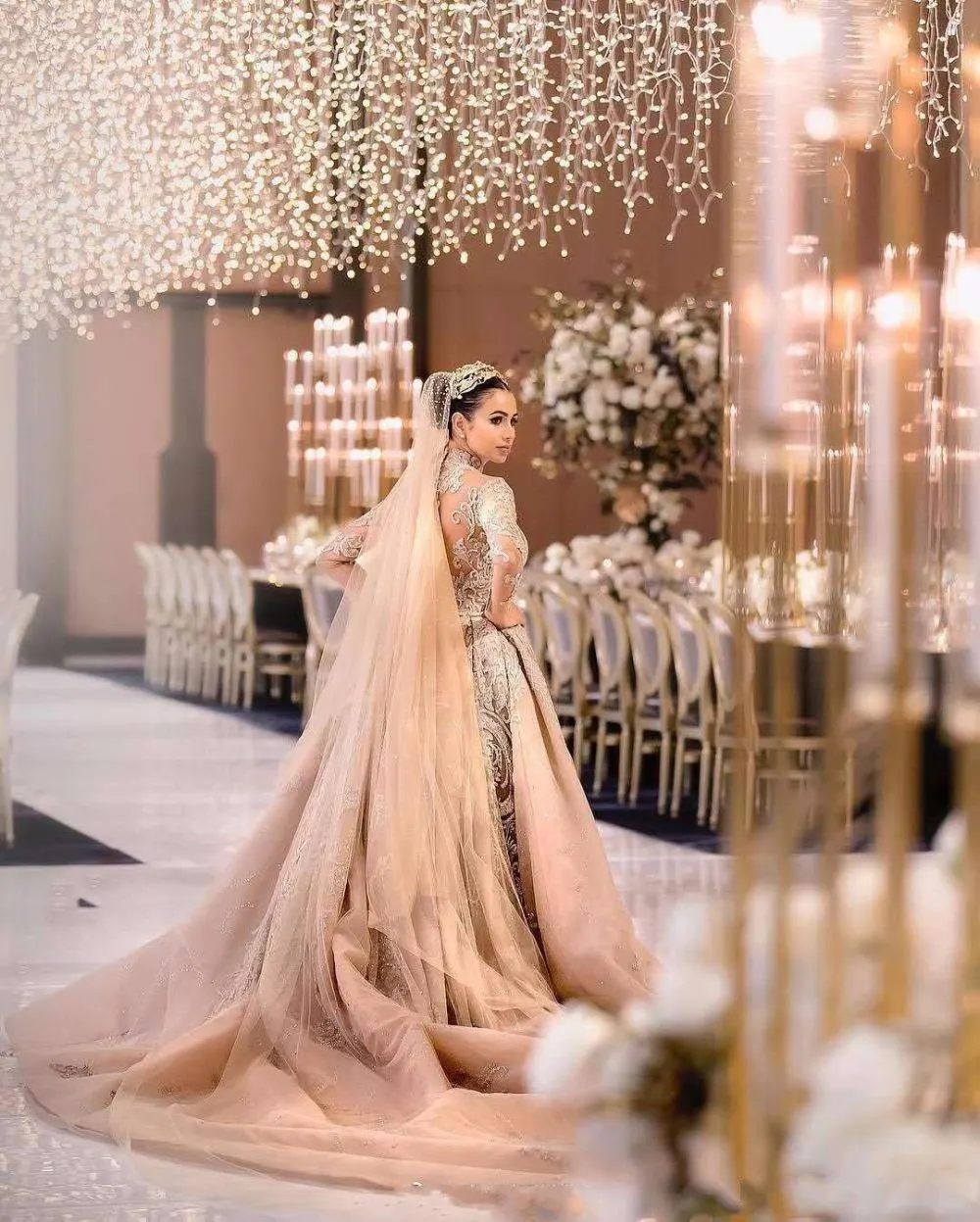 ที่กําหนดเอง 2025 หรูหราแขนยาว PUFFY ชุดแต่งงานคอสูงลูกไม้ Appliques เจ้าสาว Gowns กับกระโปรง Vestidos De Noiva