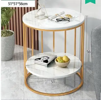 Kleiner runder Tisch im Wohnzimmer