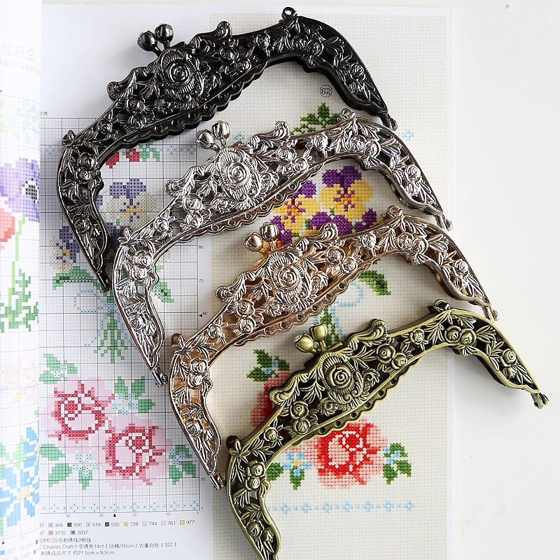 

Five pieces 16. cm DIY Metal Frame Purse for Clutch Coins Bag Handle Kiss Clasp Lock Accessories For Bag obag handle with screws