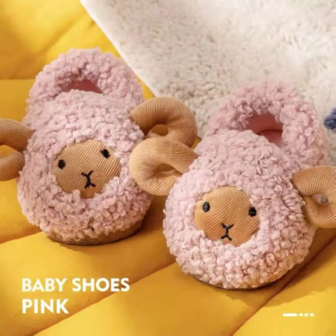 Zapatillas de algodón de oveja pequeña para niños y niñas, pantuflas de Interior para el hogar, encantadoras y cálidas, Invierno