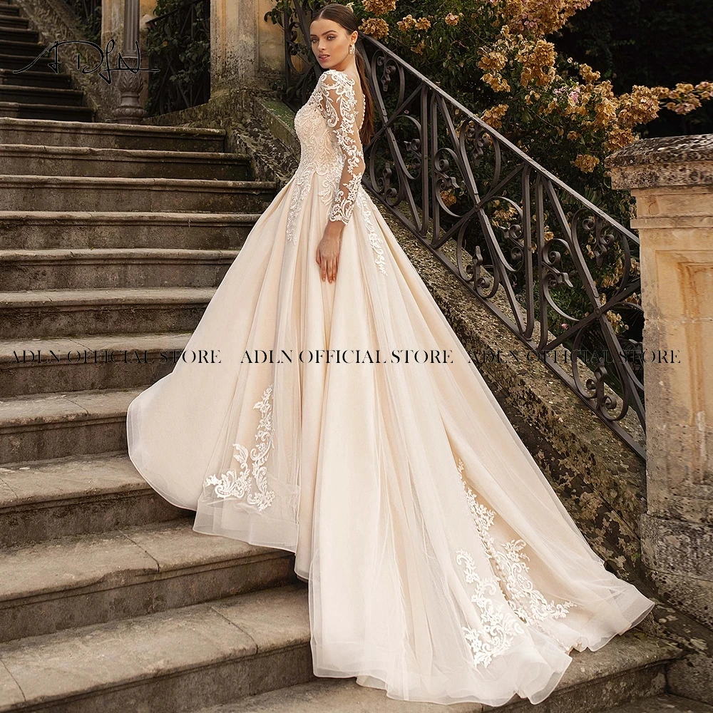 Gorgeous Lace Wedding Dress with Long Sleeves Customized Sheer Neck Appliqued Champagne Bridal Gown Princess Vestido de Novia
