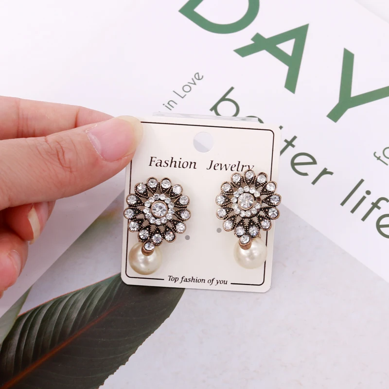 100pcs/lot Newly Plastic And Paper Fashion Jewelry Earrings Display Cards 4.5x5cm Innovative Oblique Six Hole Hook Clip Cards