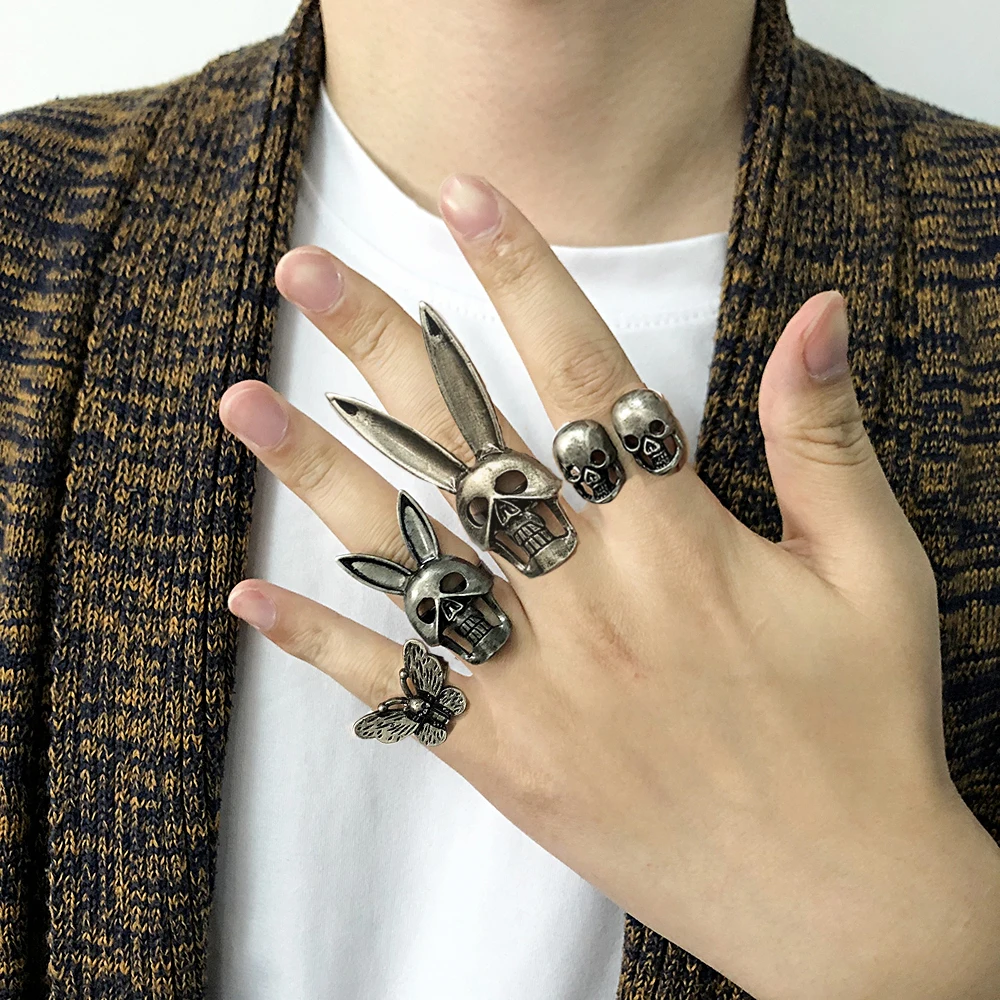 Vintage Rabbit Skull Butterfly Rings Black Metal Texture Bad Bunny moths Ring Punk Hip-hop Men's Jewelry gifts Movie Accessories