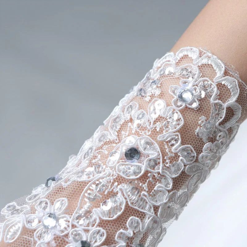 Braut Handschuhe Elegante Kurze Weiße Spitze Strass frauen Finger Handschuhe Hochzeit Zubehör