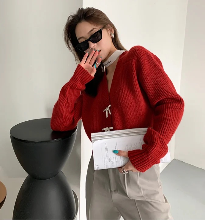 Autumn And Winter Clothing 2023 Fashion Trend Ladies French Retro Knitted Cardigan V-neck Long-sleeved Solid Color Sweater