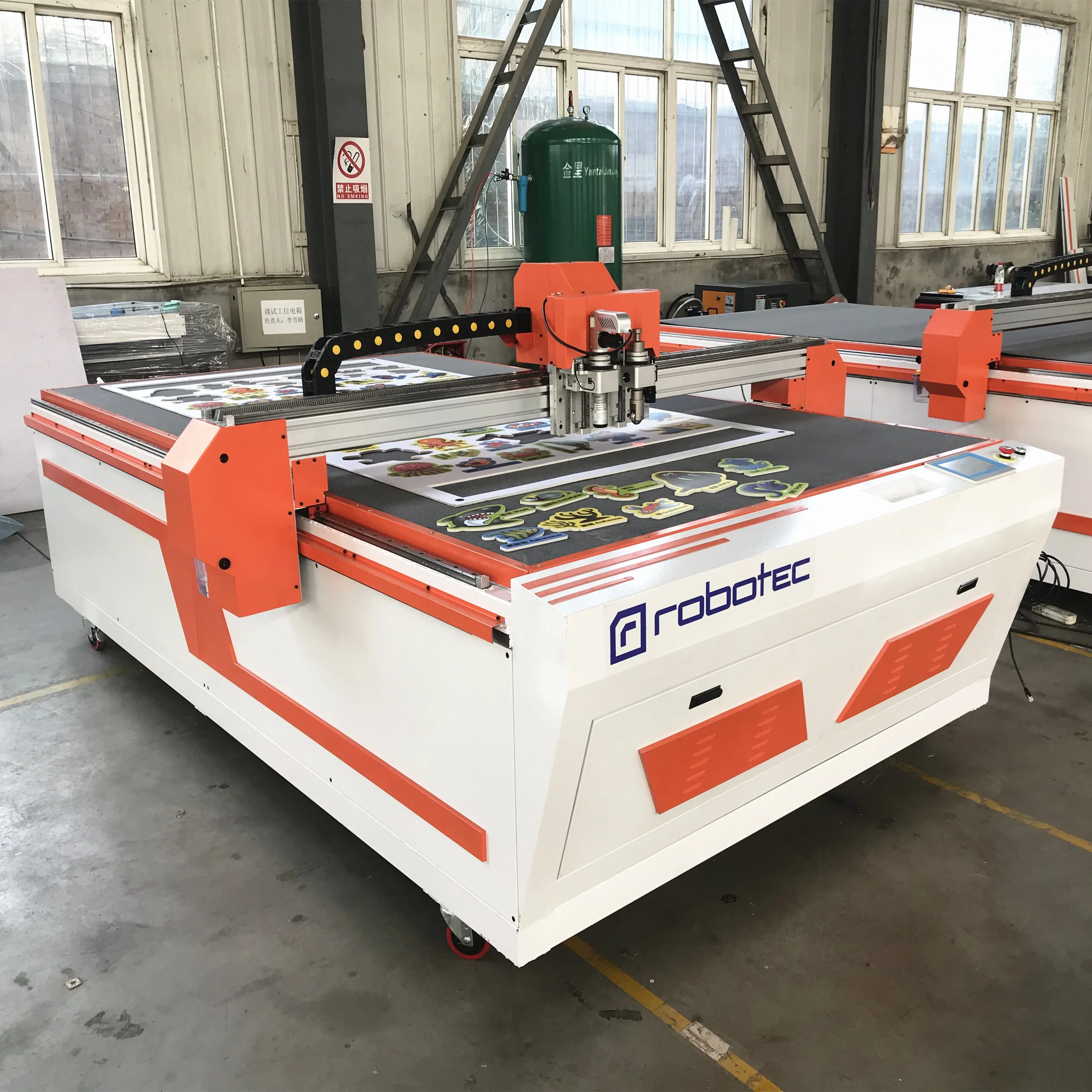 Robotec CNC Oscillating Knife Cutting Machine For Leather Corrugated Cardboard Gasket Eva Foam Cloth Vibration Cutting Machine