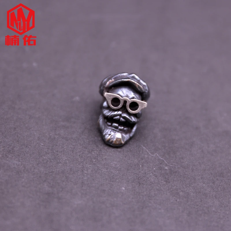 Black Bull Ami Khaki Eyes Yuppie Old Man 1PCS EDC Paracord Brass Knife Bead Handmade Survival Bracelet Pendant