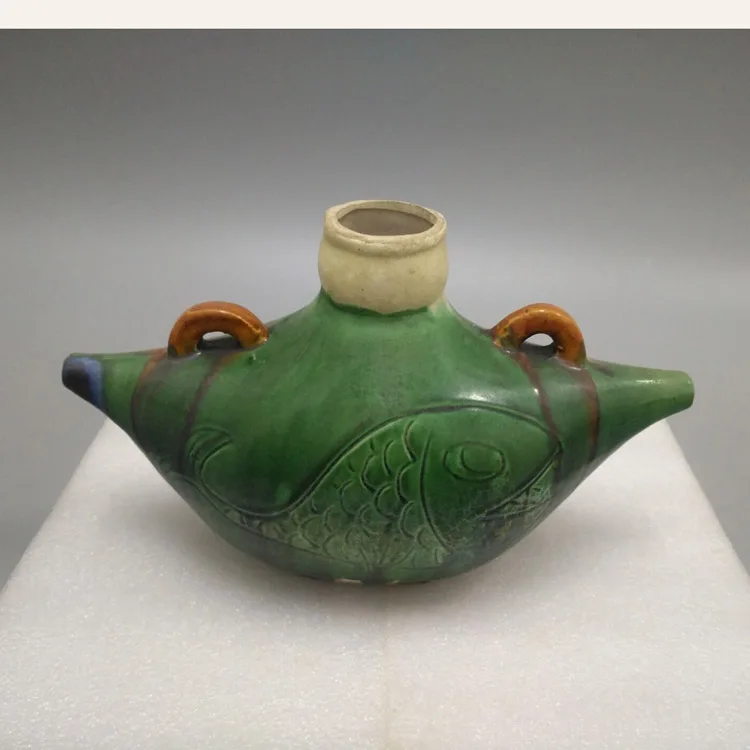 

Rare ola Tangdyansty(618-805) Three colours fish pattern bottle