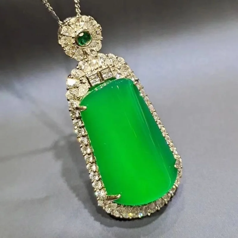 

Natural Agate Inlaid Ice Imperial Green Chalcedony Peace Card Pendant Women's Fashion Necklace