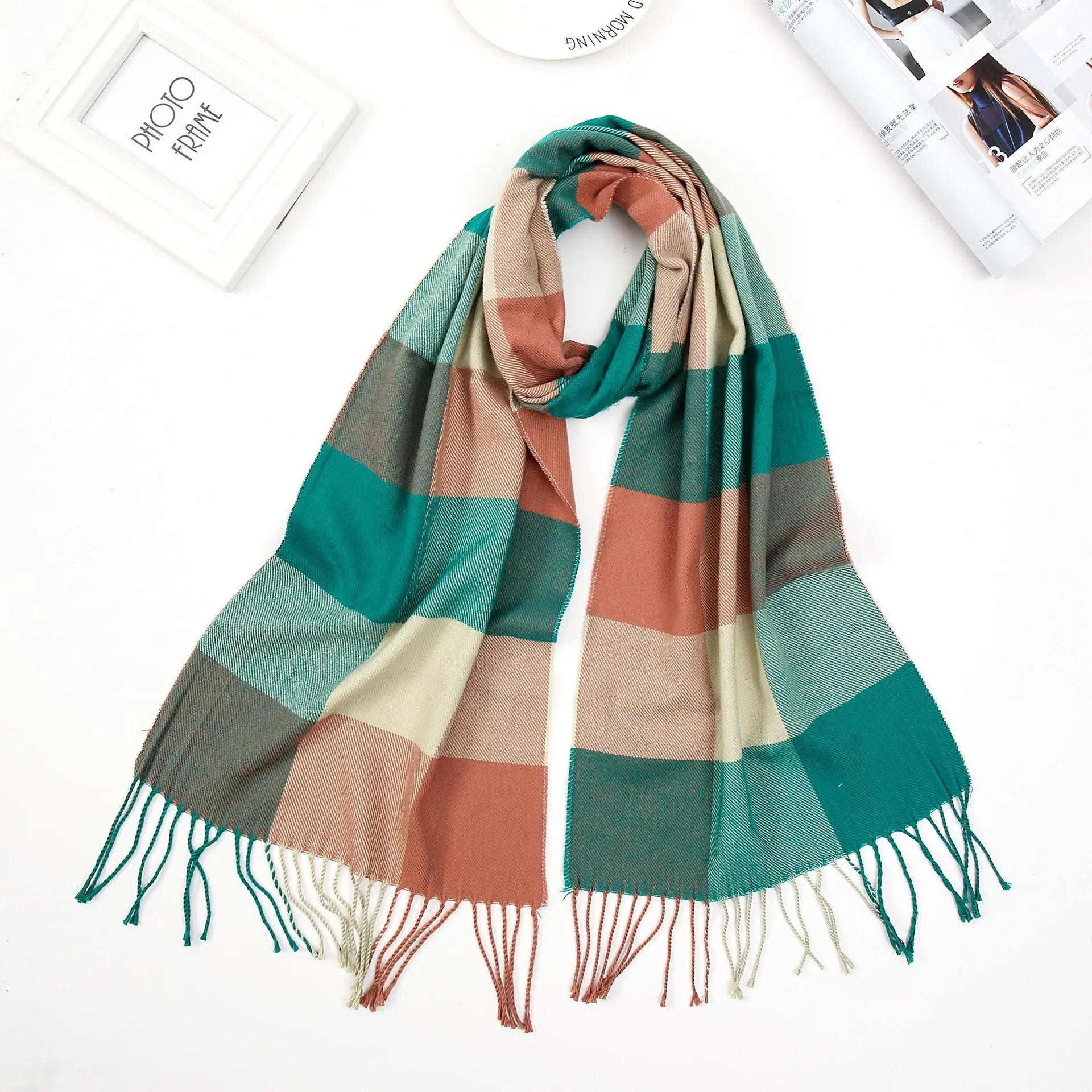 Bufanda a cuadros de invierno de marca de lujo para hombre, chales cálidos de Cachemira para mujer, bufandas informales con borlas, bufanda de