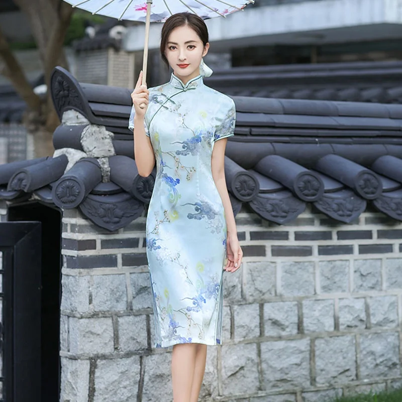 ผู้หญิงฤดูร้อนแบบดั้งเดิม Cheongsam แฟชั่นสั้น Vintage เครื่องแต่งกาย Slim M To 5XL