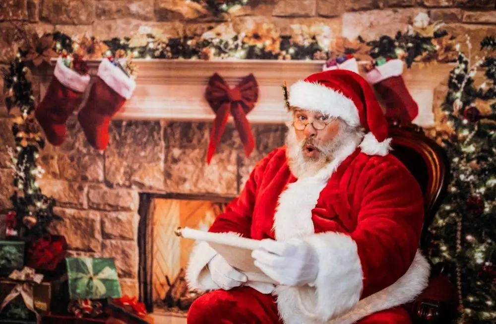 Рождественская фоновая фотография Рождество кирпич, дерево, стена, Дед Мороз, носок, фон для фотографии для фотостудии