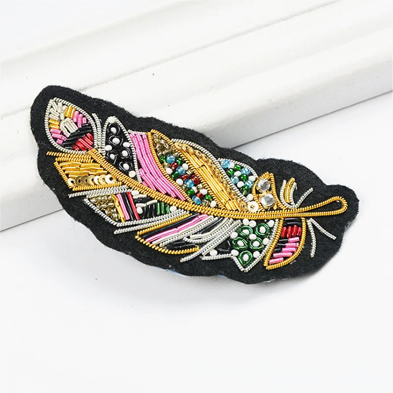 Maxsin 1 Pcs High Quality Handmade Embroidered Indian Silk Colored Feathers Brooch  Garment Accessories Pin Decorative Patch DIY