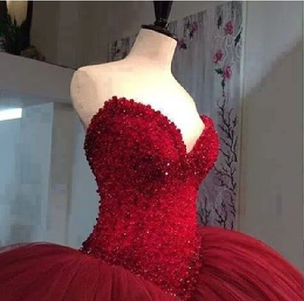 2021 neue Rot Luxus Quinceanera Kleider Tiefer Neck perlen tüll Ballkleid Mädchen Festzug Kleid Angepasst Süße 16 Kleider