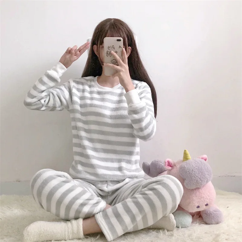 Pajamas women\'s new flannel nightwear sweet top + sleep pants two-piece home service suit simple Korean version bathrobe пижама