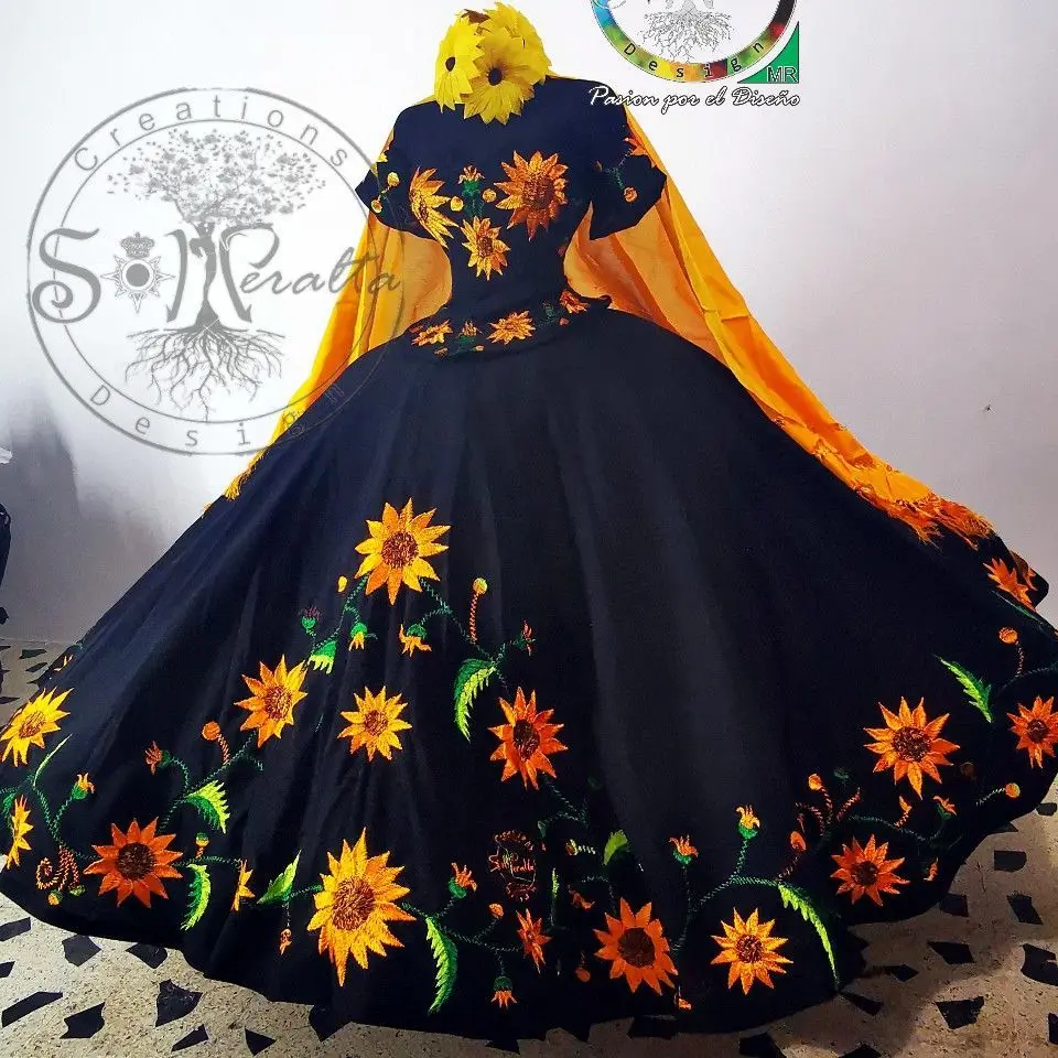 

Magival вышитые подсолнухи 2022 мексиканские платья Quinceanera Charro с открытыми плечами Атласное Бальное Платье милое 16 платье с запахом