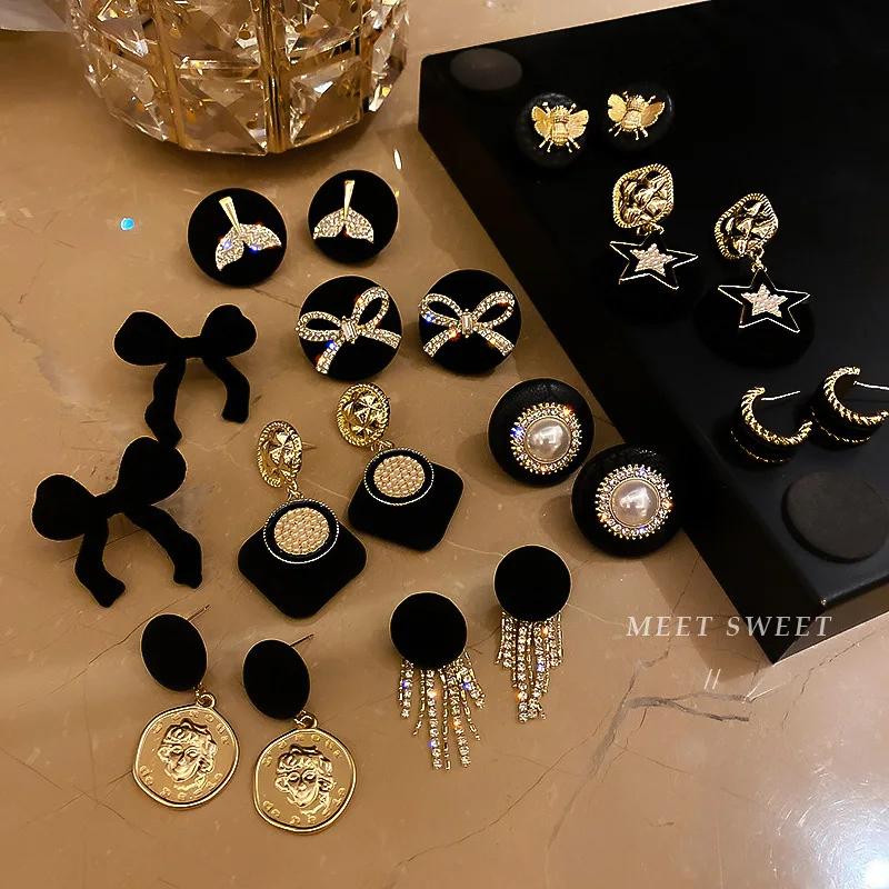 Korean Fashion Black Earrings Star Bow Portrait Geometric Butterfly Velvet Ear Studs Women Ear Jewelry Accessories Wholesale