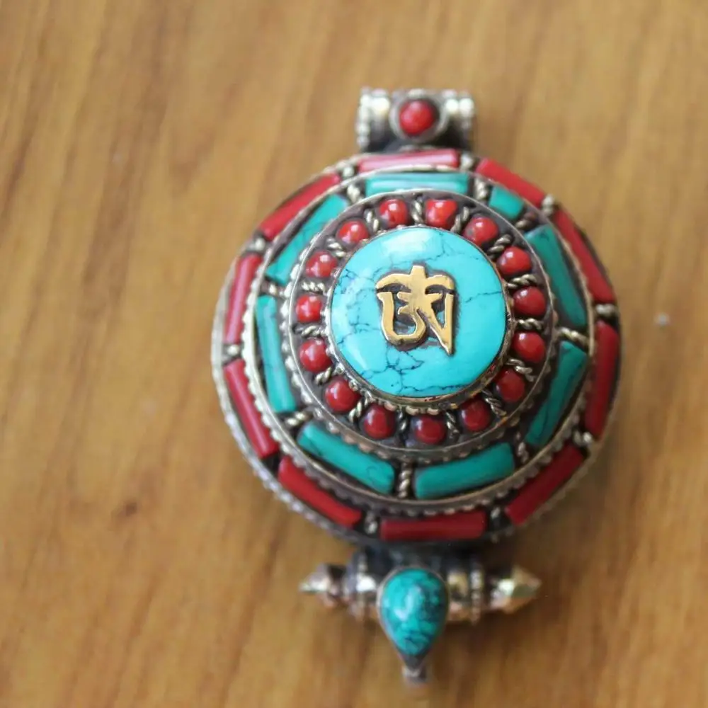 PN016 Vintage Tibetan Copper Mantra Om 40mm Big Round Prayer box Gau Pendant Necklace Nepal Jewelry Amulet