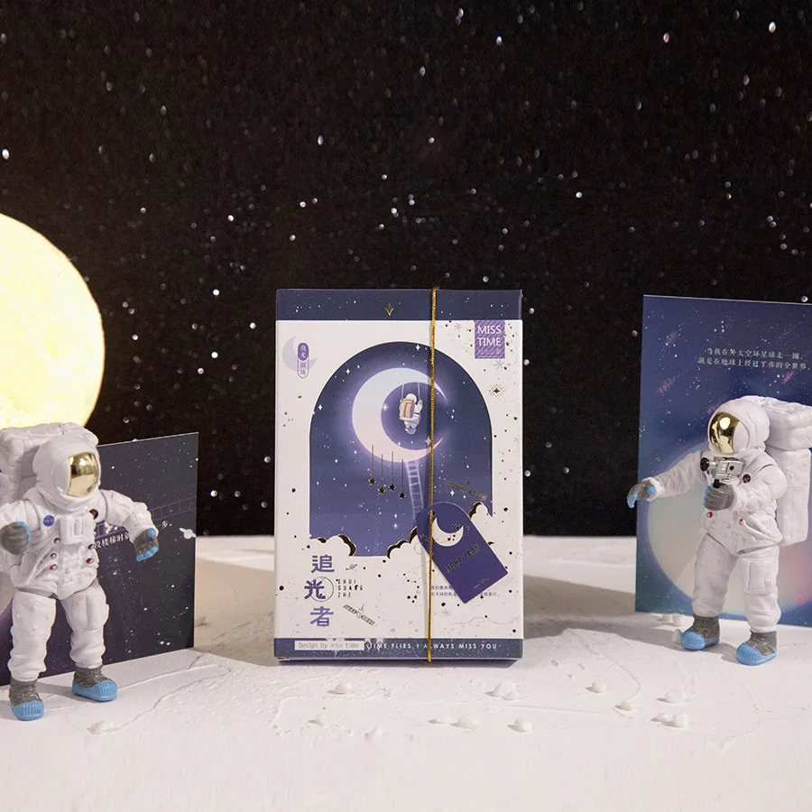 30 Sheets/Set Starry Sky Luminous Postcard Astronaut Dream Greeting Card Birthday Letter Gift Card