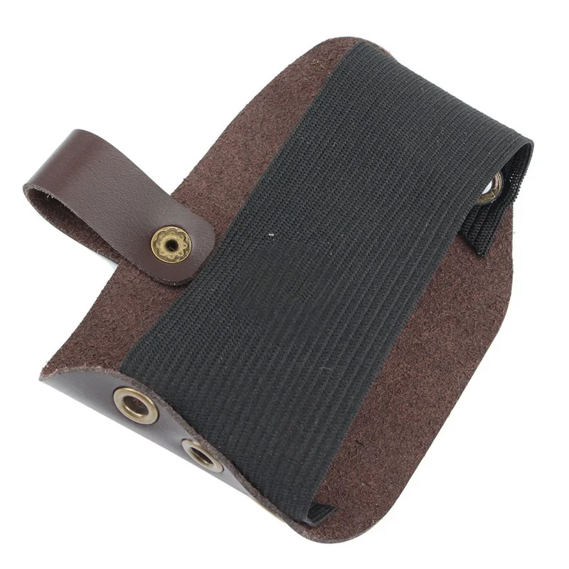 Protector Zapato Moto Cuero PU Universal - close-up view