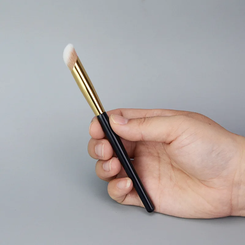 Skin Fetish Sublime Perfection Concealer Makeup Brush - Angled Fingertip Flawless Conceal Blending Cosmetics Beauty Tools