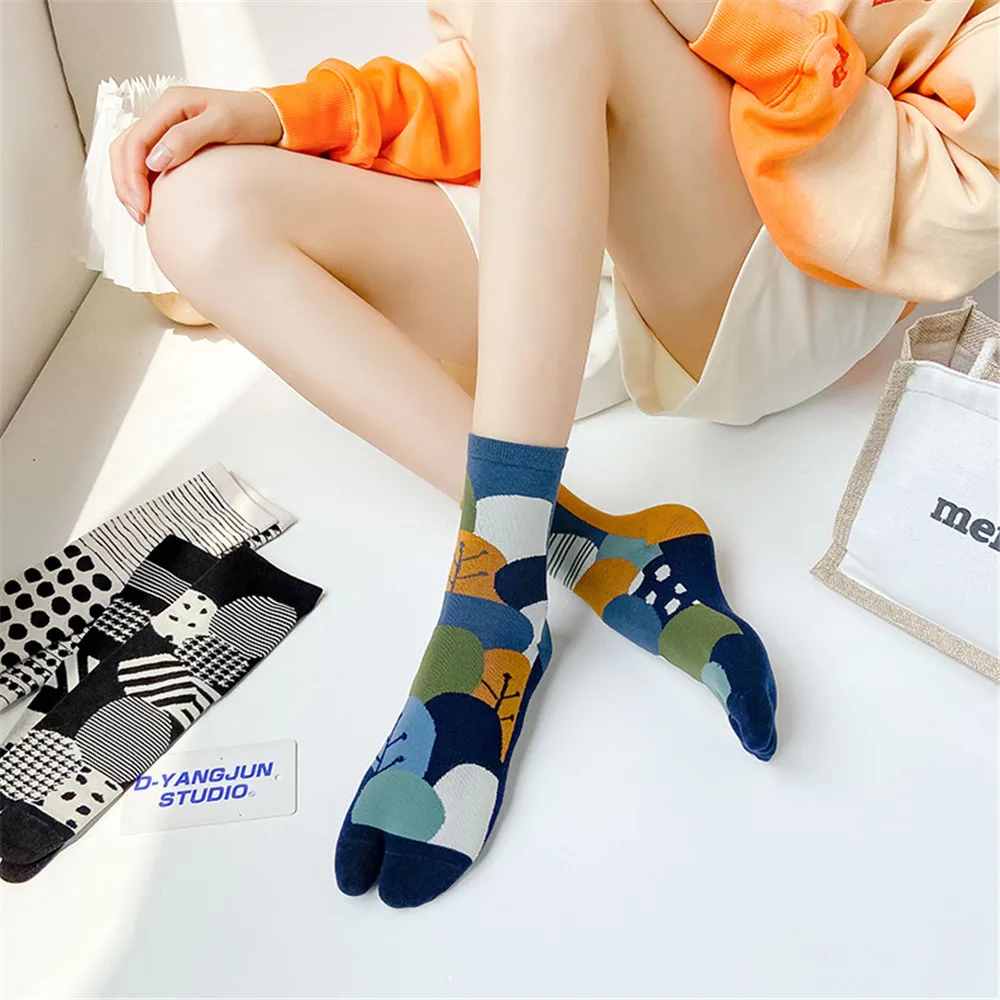 New Two-toed Socks Clacetines Tabi Men\'s Thumb Socks Split-toe Socks Japanese In Tube Cotton Clogs Dots Stripe Socks For Women