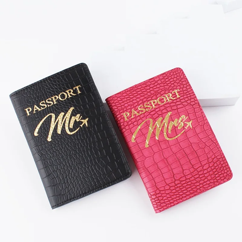 New Crocodile Pattern “Mr. & Mrs.” Passport Cover Letter Women Men Travel Wedding Passport Cover Holder Travel Case