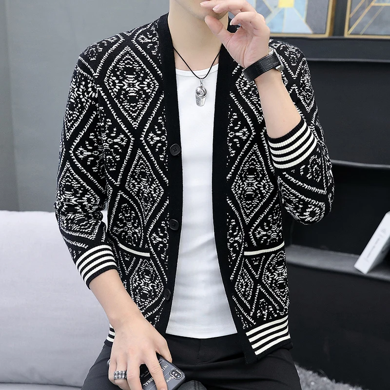 

Vintage Flowers Printed England Cardigan For Man Oversize Christmas Designer Sweater Winter Tops Retro Korean Fashion Clothing