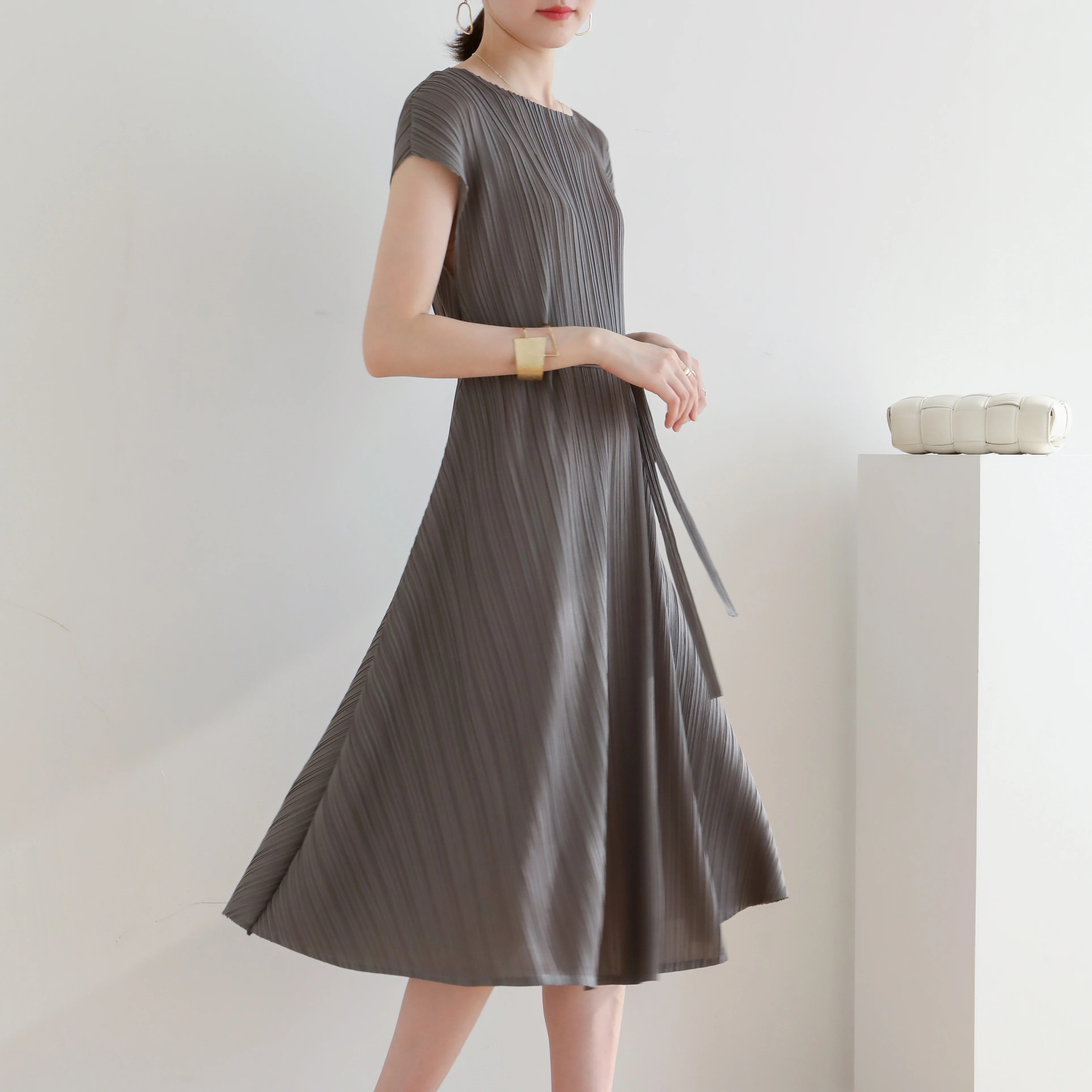 The manufacturer directly supplies Issey Miyake's Pleats for summer  with drape INS style fashion slim dress