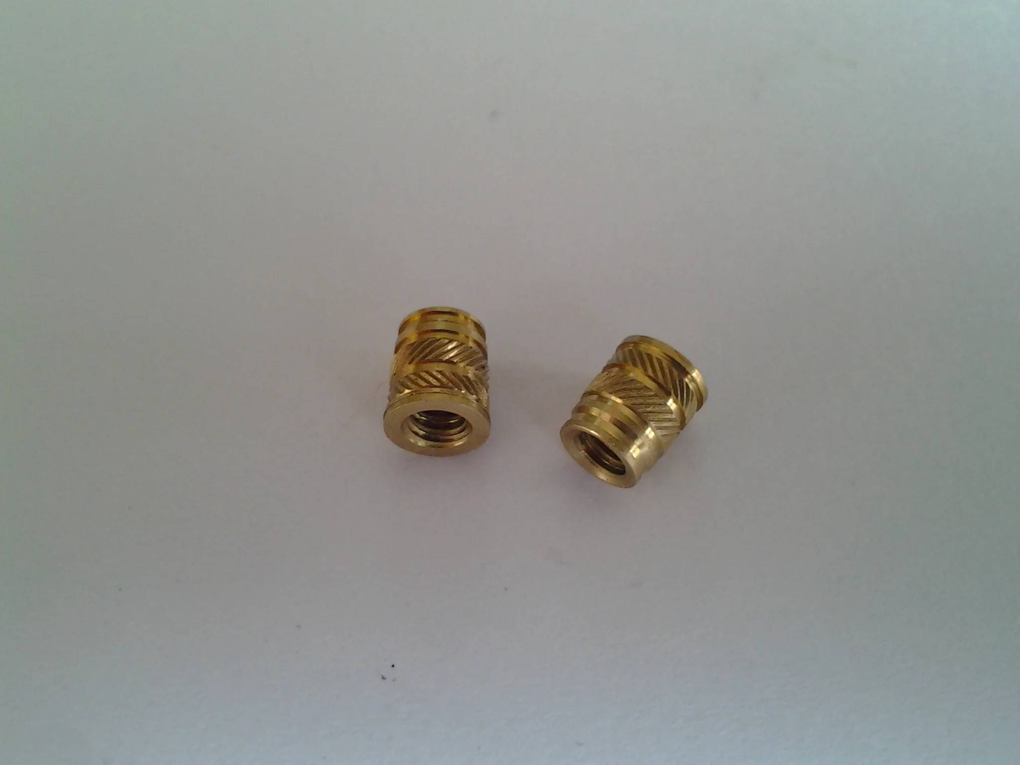 IUB-0428-2  1000Pcs Tapered Thru-Threaded Insert ,Brass,,Knurled Nuts ,Use It On Plastic