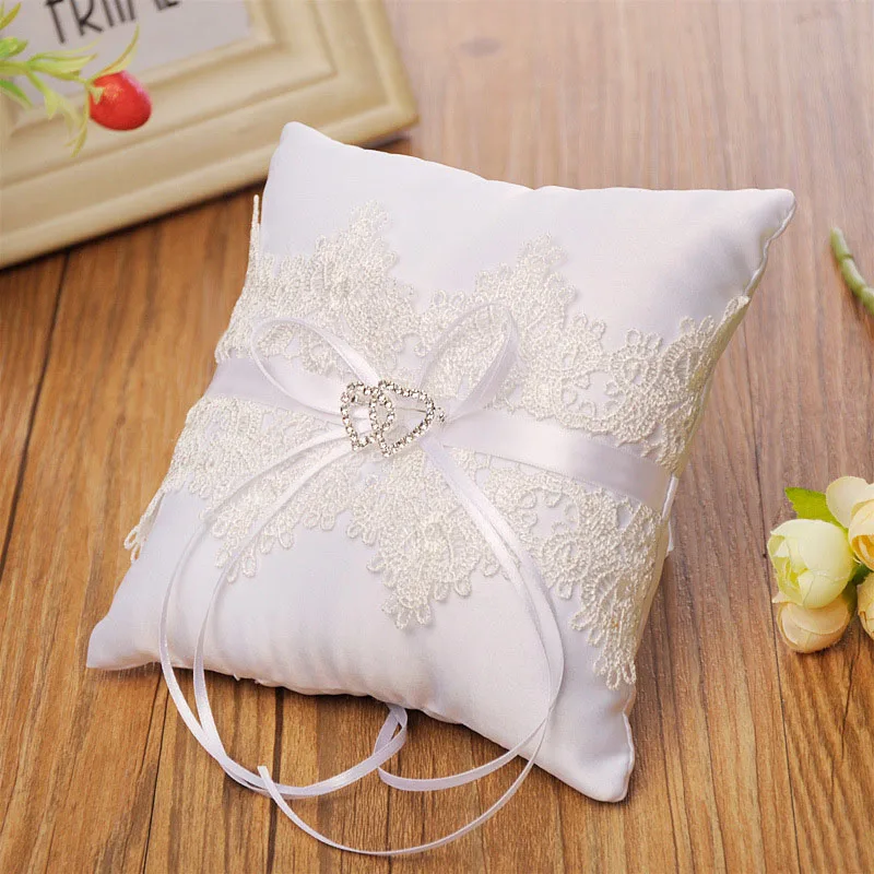 Giá Rẻ Ren Trắng Trang Trí Đám Cưới Vòng Gối Coussin Liên Minh Cô Dâu Người Mang Nhẫn Vỏ Gối Cưới Lễ Kết Hôn