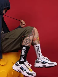 CHILL LABOR Gothic Buchstaben Hiphop Skateboard Schwarz Männer Socken Klassische Joker Straße Flut Weiß Frauen Strümpfe