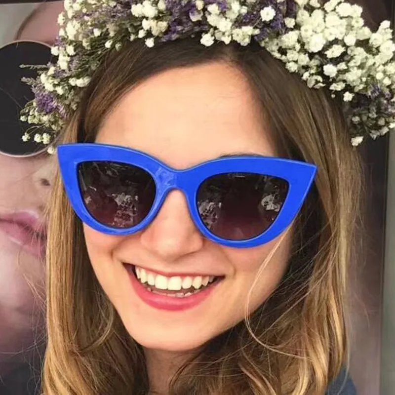 LONSY Retro Cute Sexy Ladies Cat Eye Sunglasses Women Brand Designer Sun Glasses For Female Vintage Black Eyewear Shades UV400