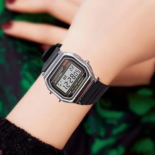 Mewah Emas Digital Wanita Jam Tangan Ultra Tipis Olahraga LED Elektronik Jam Tangan Bercahaya Jam Wanita Watch Gadis Montre Femme