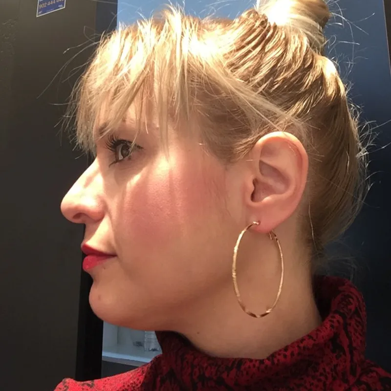

Trendy Simple Gold Silver Color Big Circle Women Hoop Earrings Exaggerated Ear Loop Smooth Ring Round Earring