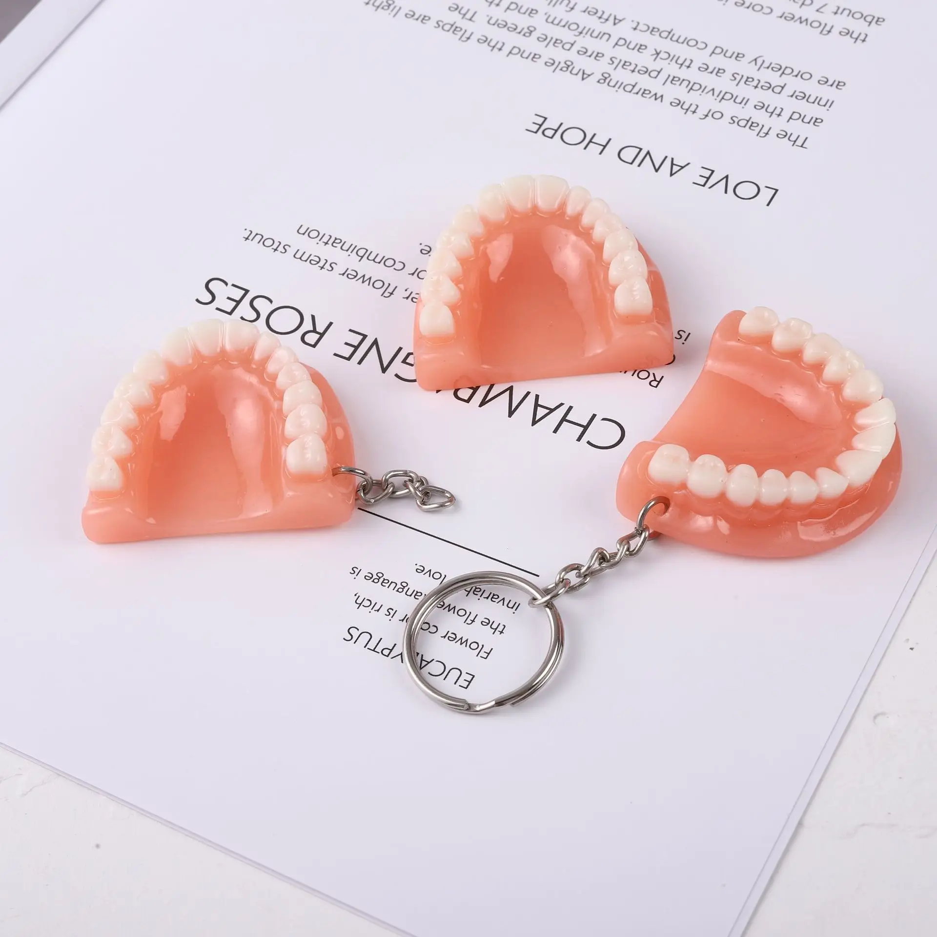 New Fashion Tooth Key Chain Resin Molar Upper Jaw Model Shape Denture Keychains Pendant Keyring Dental Clinic Gift Hot Sale New