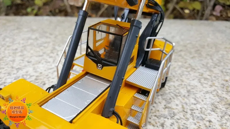 Collectible Alloy Model Gift 1:50 Scale XCMG XCS4 Container Front Crane Engineering Machinery Vehicles Diecast Toy Model Display