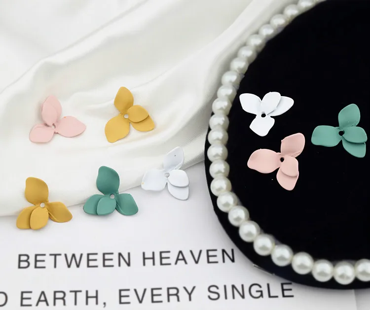 Korean fashion flower earrings hand earrings diy made of material alloy spray paint three-petal perforated flower petals