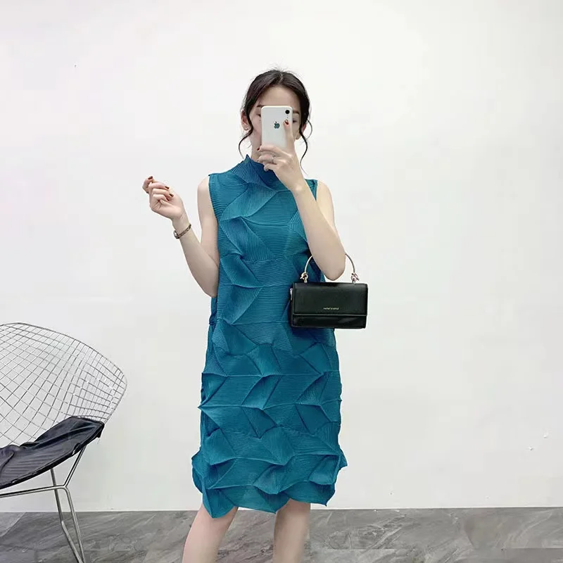 

Miyake Folds-Sleeveless Straight Loose Pleated Skirt for Ladies, Mid-length Vest Dress, Stylish and Elegant, New Style, 2021 Sum