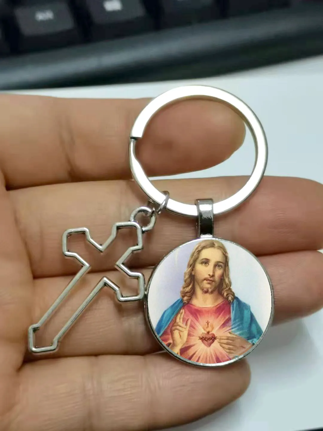 Hot! Girl Of The Sacred Heart Of Jesus Wholesale Luxury Brand Jewelry Glass Cabochon Keyring Angel Wings Keychain Jewelry That L